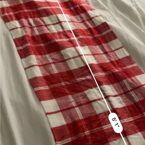 NWT Lands End Oblong plaid checked Scarf with tassels red and white - Picture 9 of 9